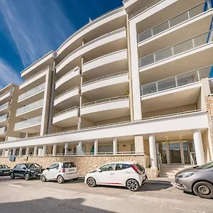 Terrasse Vue Mer, 5mn Monaco, Parking - An Appartement
