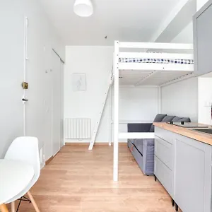 https://le-studio-champs-elyses.fr-paris.fr