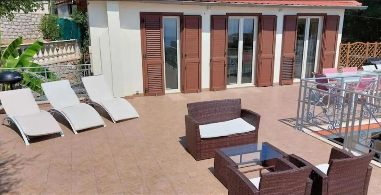 Eden Cap : A Delightful Villa Lodges 11 Adults Just One Km Away From Monte Carlo Station location