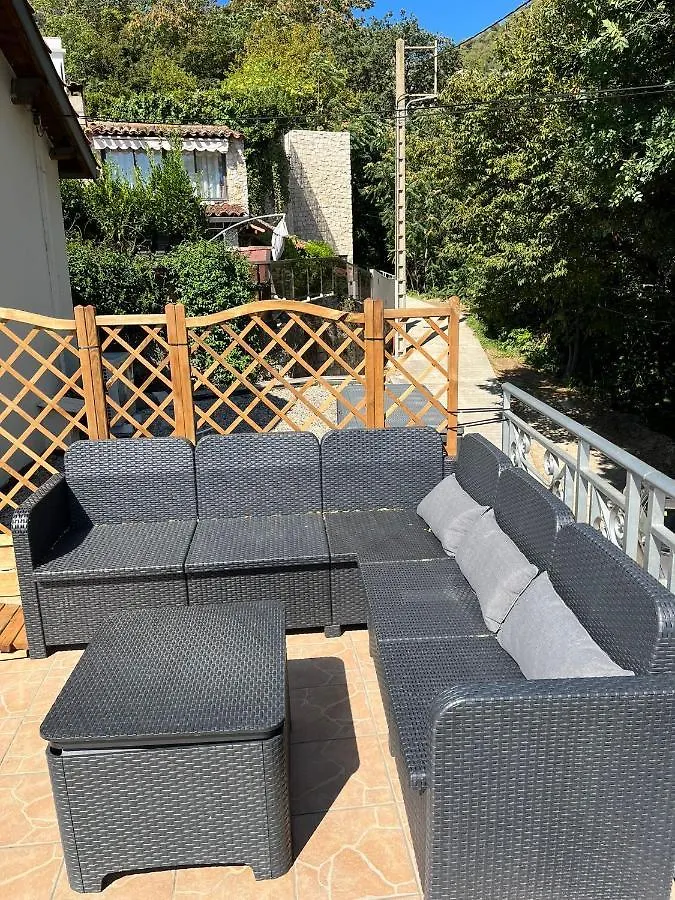 Eden Cap : A Delightful Villa Lodges 11 Adults Just One Km Away From Monte Carlo Station Beausoleil France